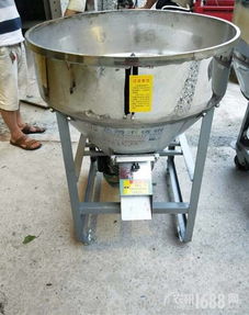 飼料攪拌機(jī)選購(gòu)指南 聚焦200斤青蛙牛蛙飼料拌料機(jī)與平口玉米顆?；旌蠙C(jī)
